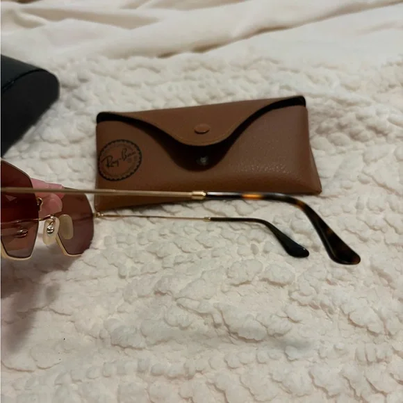 Ray-Ban Gold Frame Sunglasses with Rose Lenses - Picture 2 of 5